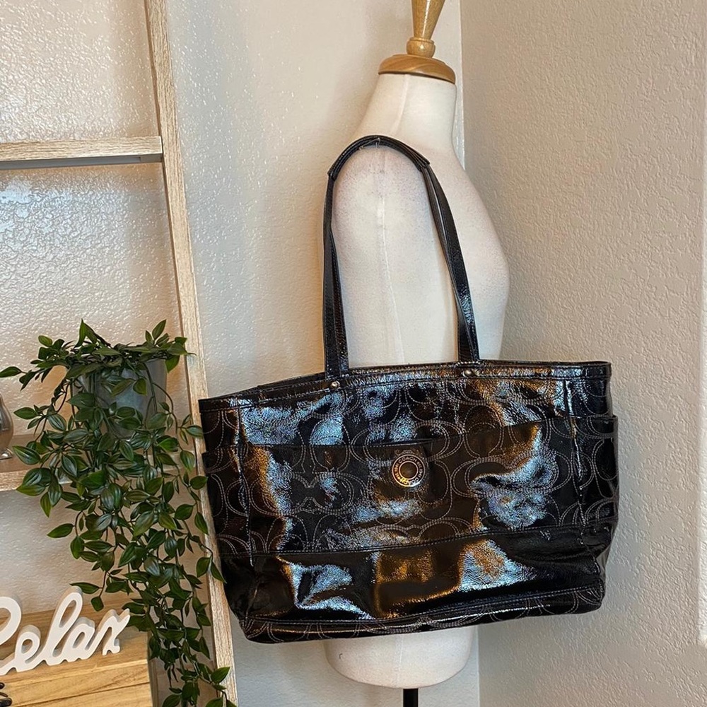 Coach patent leather black diper bag, folder card